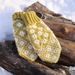 Knitting pattern and materials for Stardust mittens